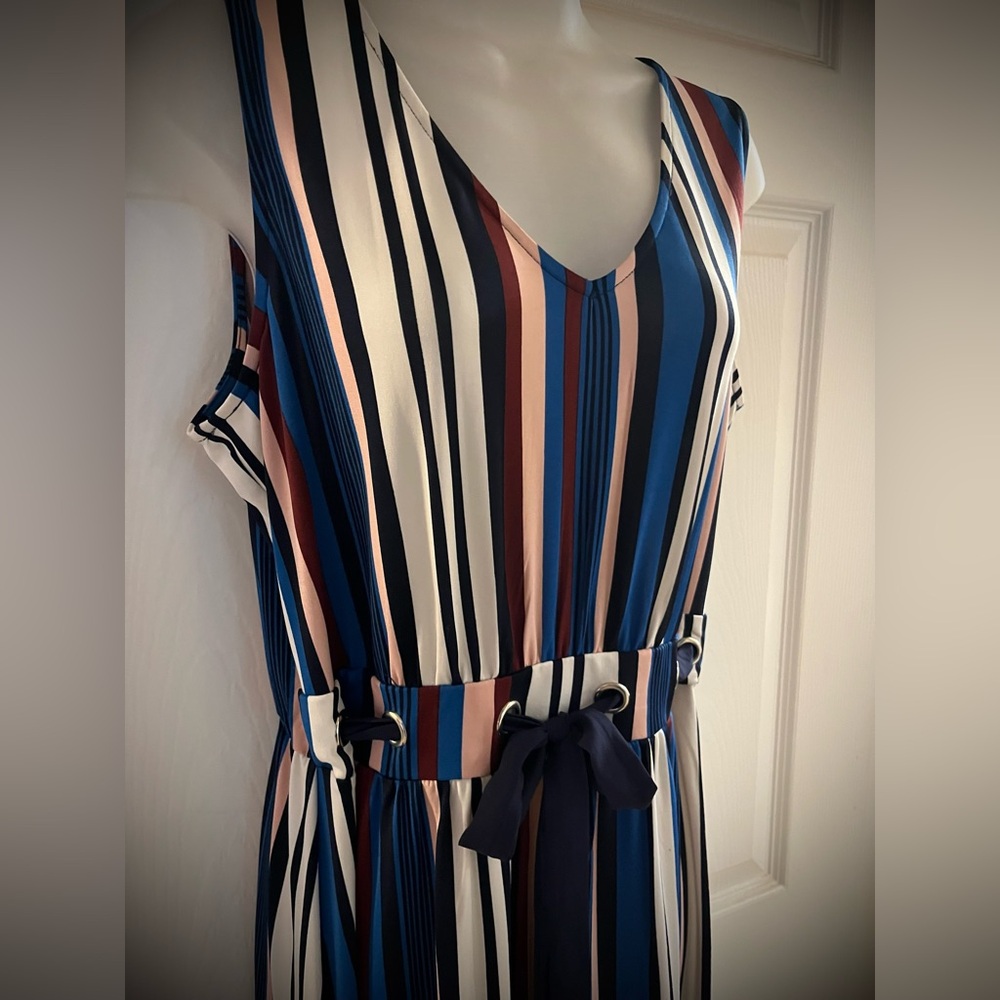 Striped sleeveless maxi dress